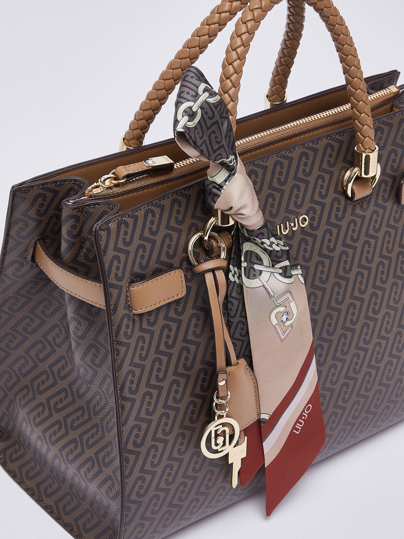 Mala Satchel M�dia com Len�o