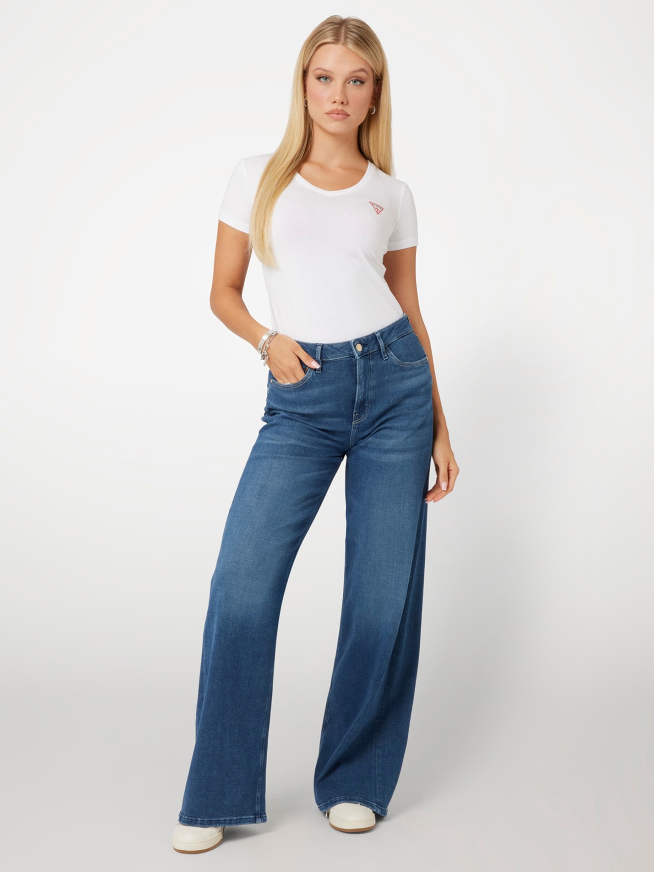 T-shirt Stretch com Decote em V