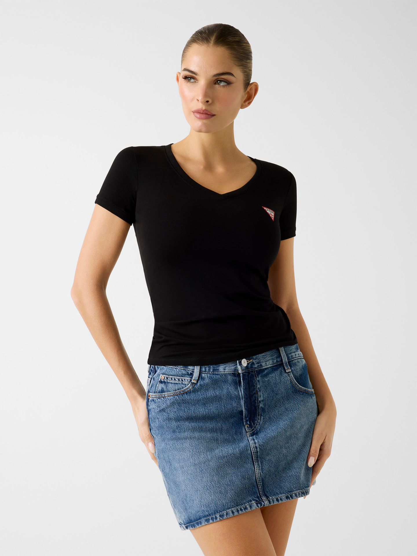 T-shirt Stretch com Decote em V