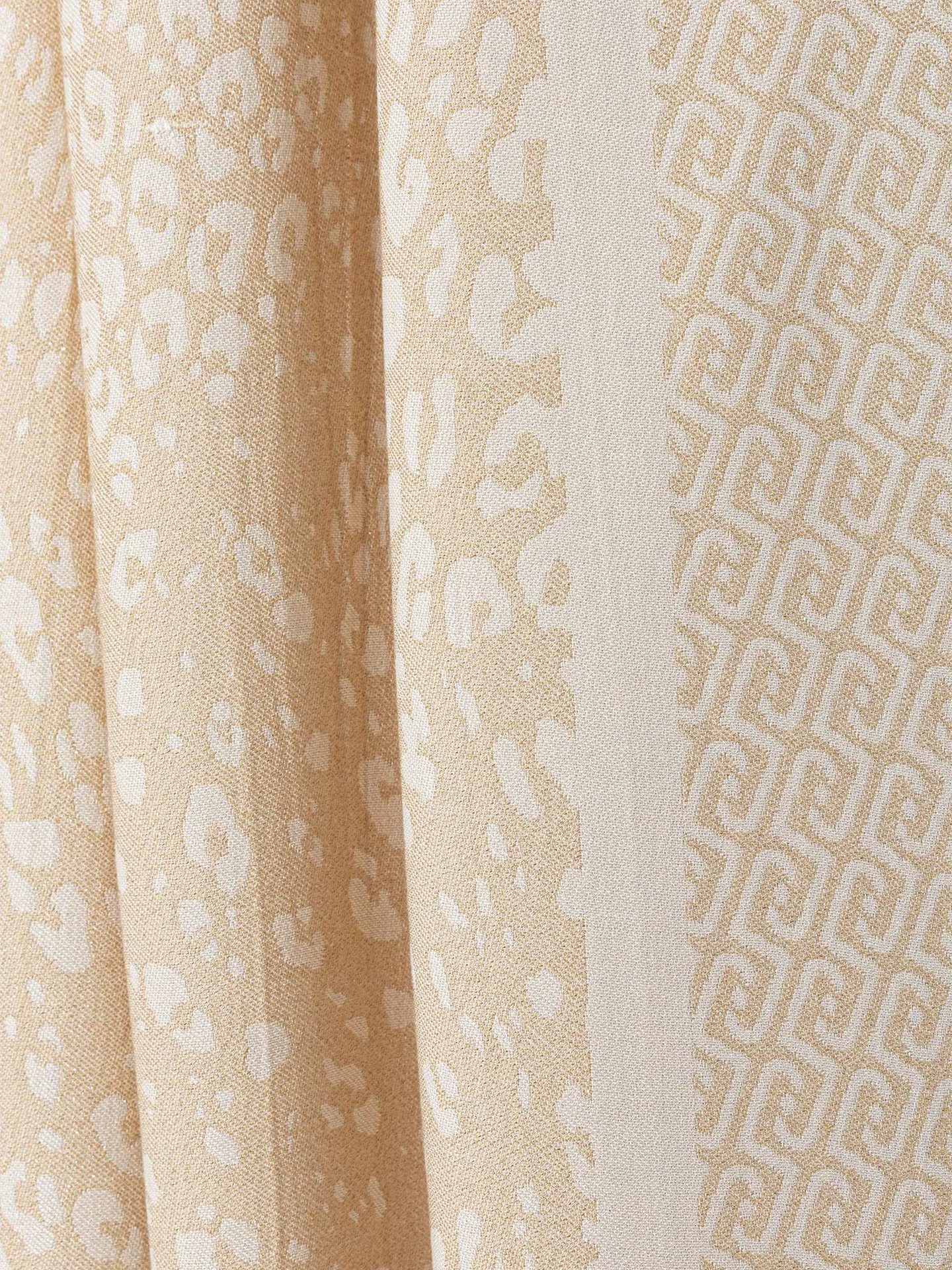 Estola em Jacquard Animal Print