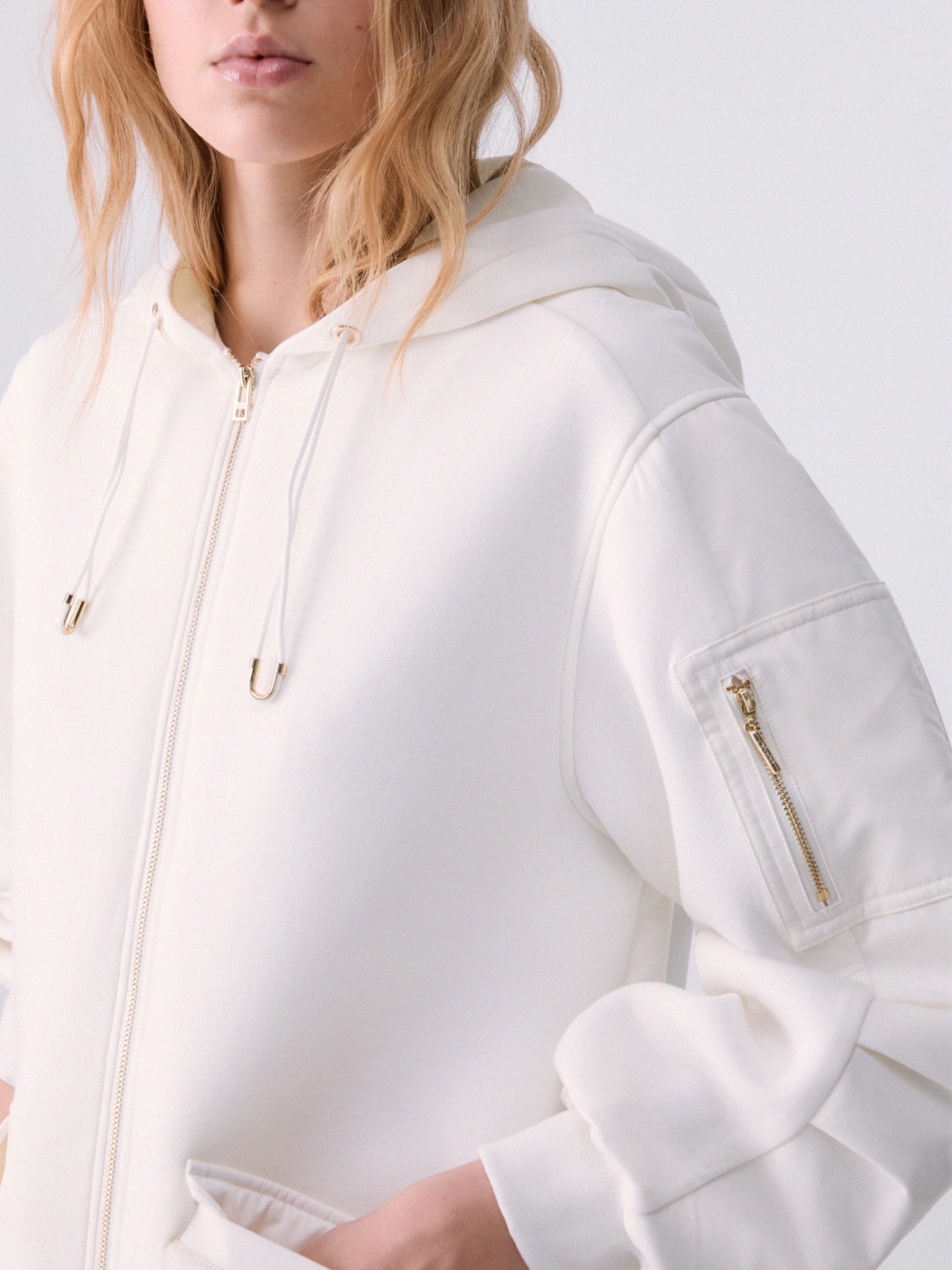 Blus�o Oversize com Capuz