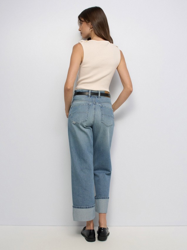 Top em Malha Canelada Slim Fit