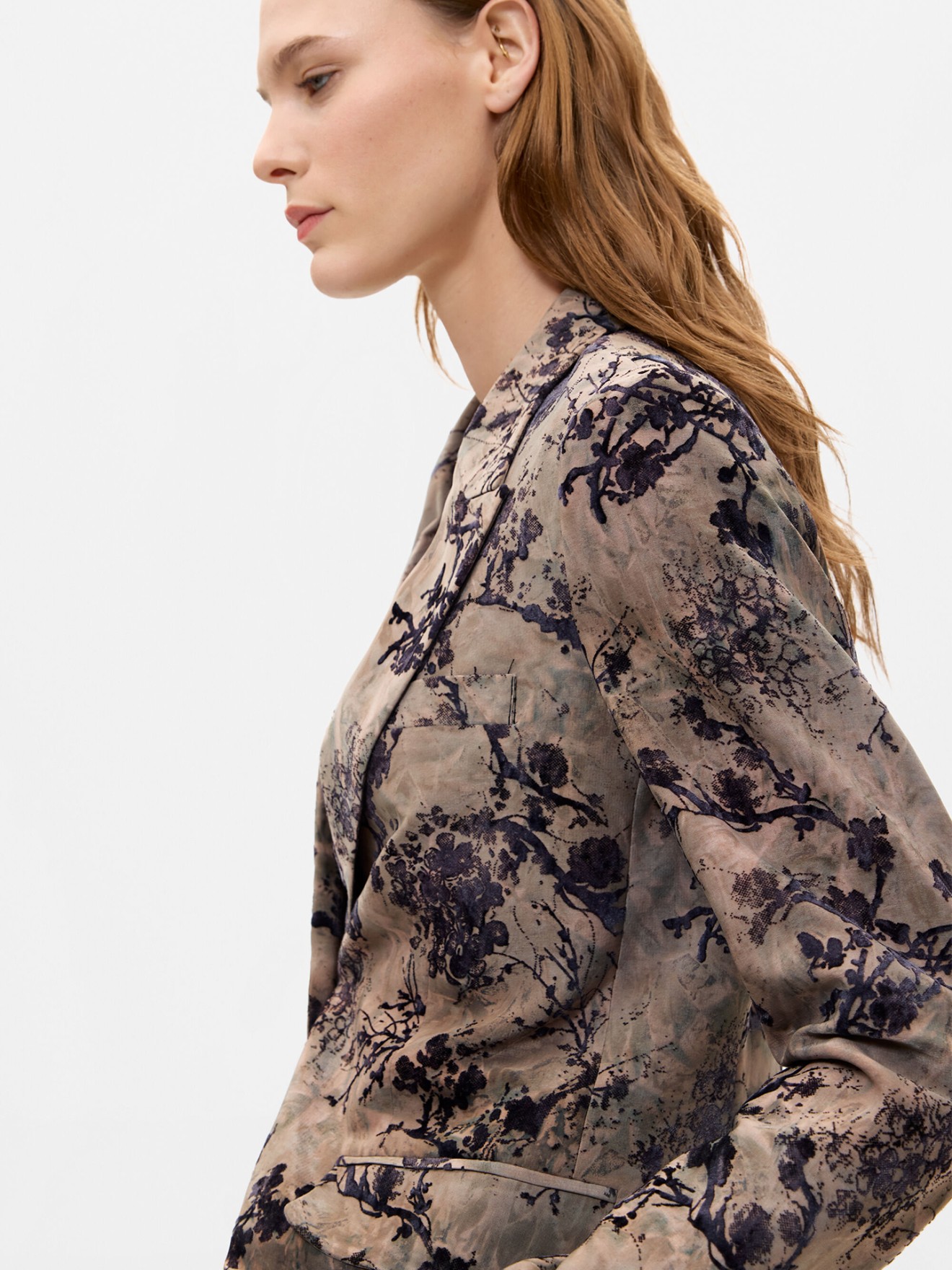 Blazer com Padrão Floral