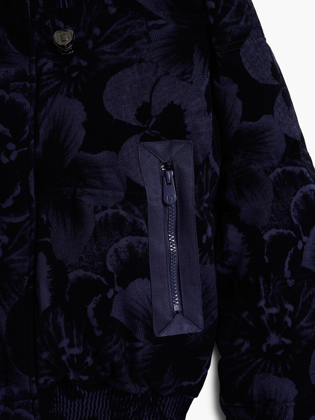 Blus�o Acolchoado com Capuz e Padr�o Floral