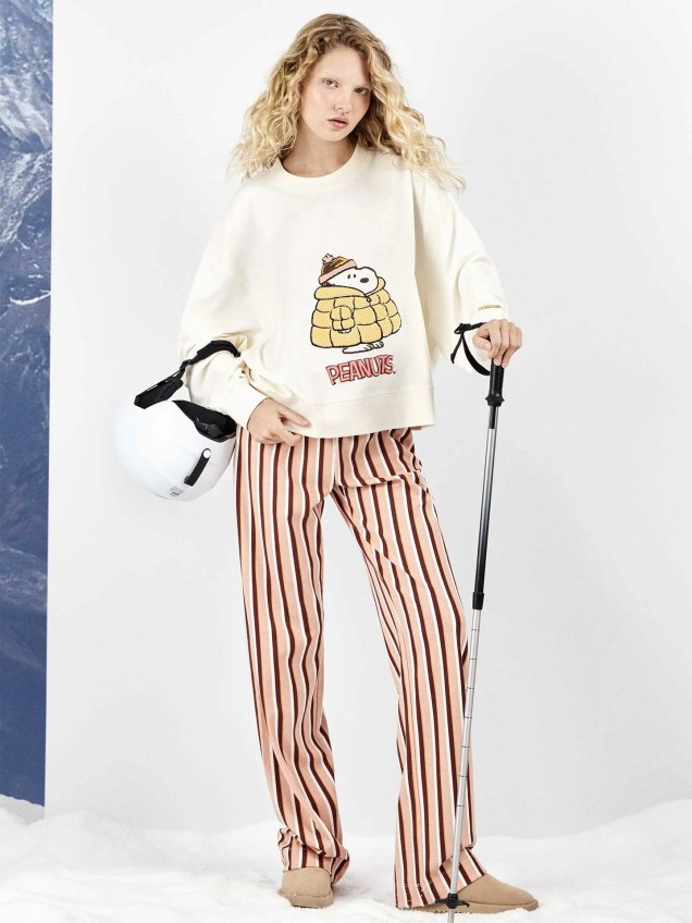 Pijama Snoopy com Calças às Riscas