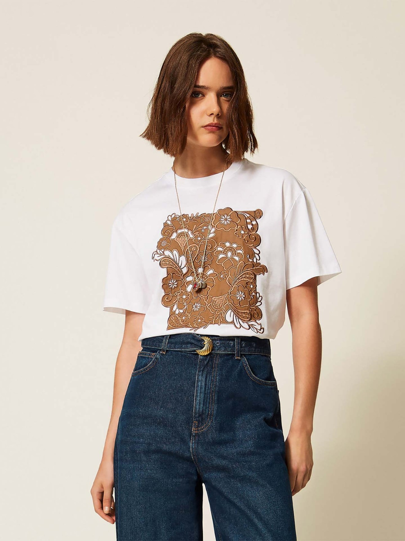 T-shirt com Bordado