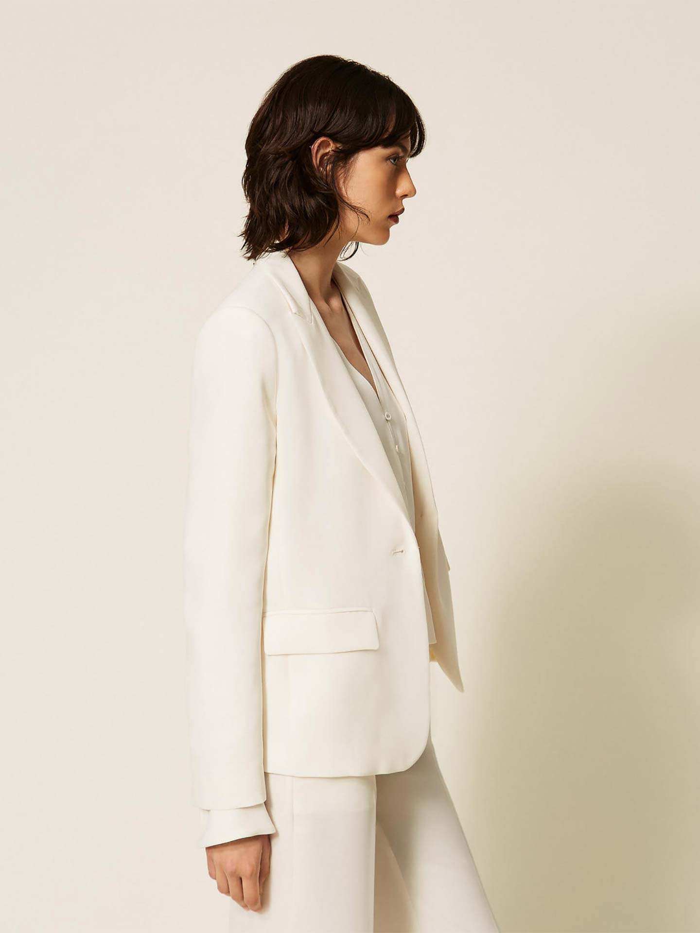 Blazer em Crepe com Botão de Coração