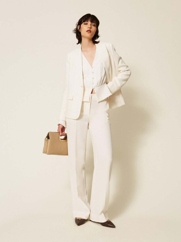 Blazer em Crepe com Botão de Coração