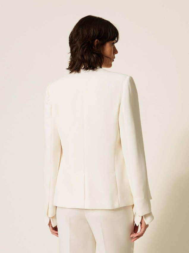 Blazer em Crepe com Botão de Coração