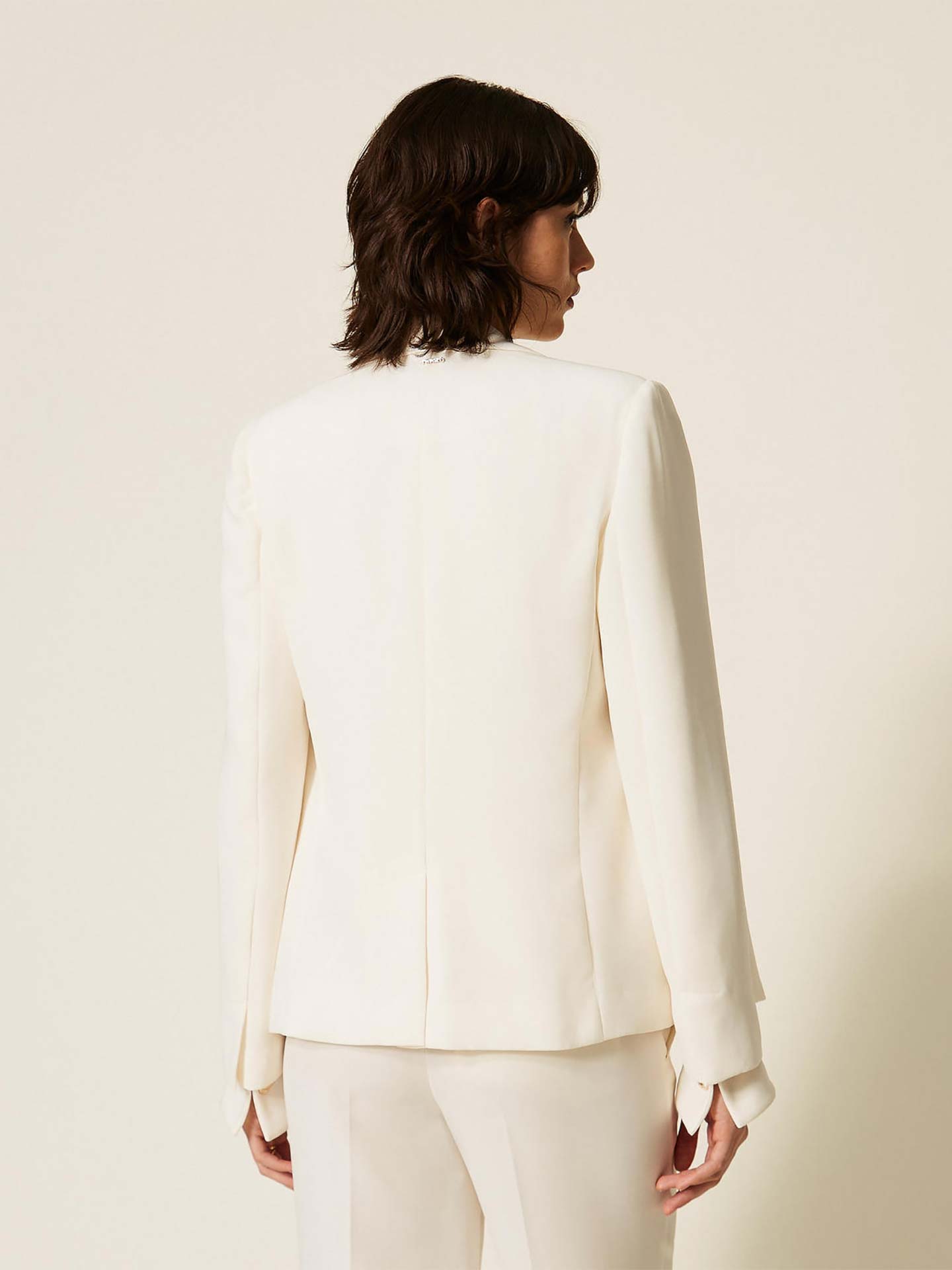 Blazer em Crepe com Botão de Coração