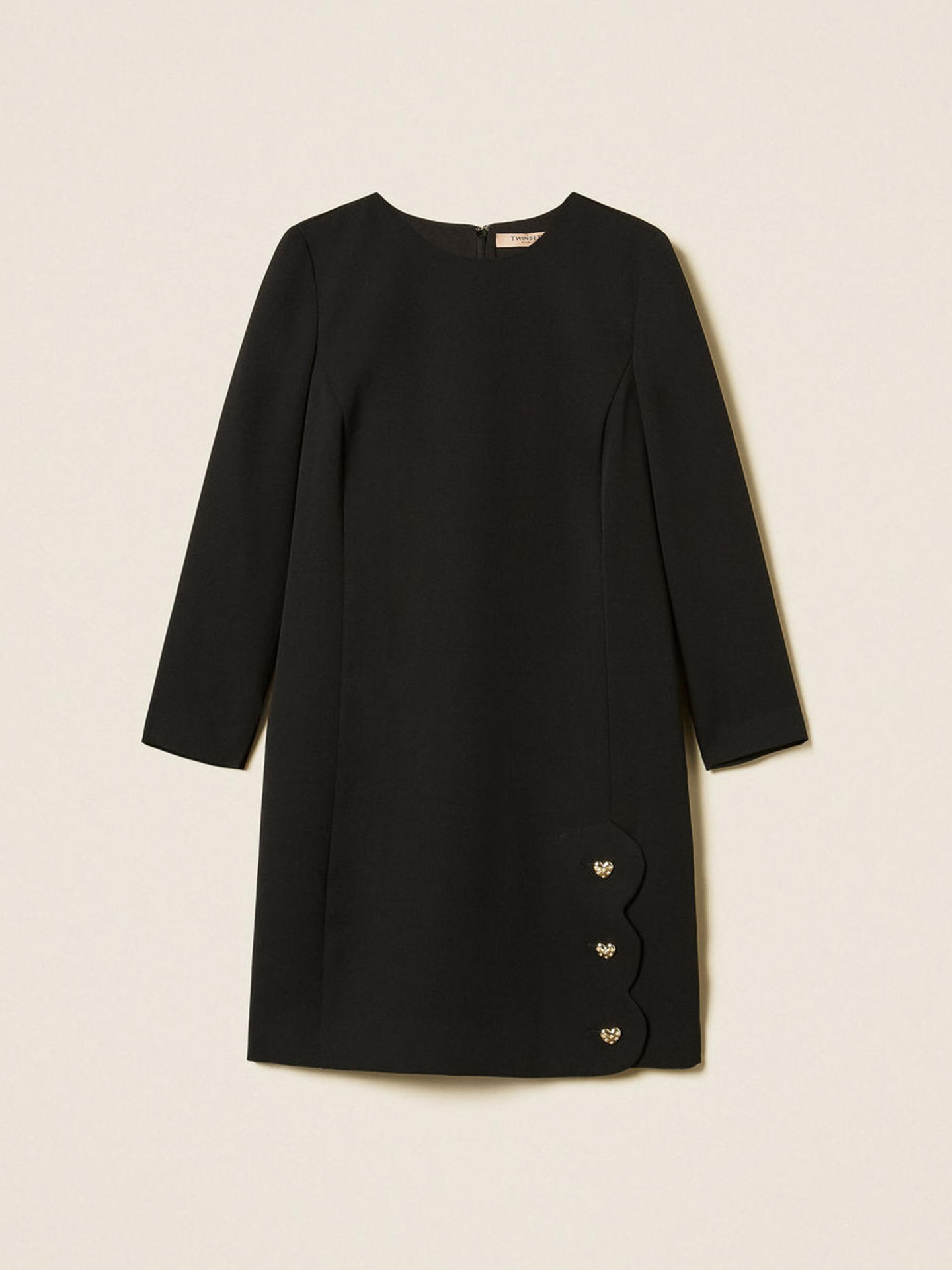 Vestido Curto com Botões de Coração