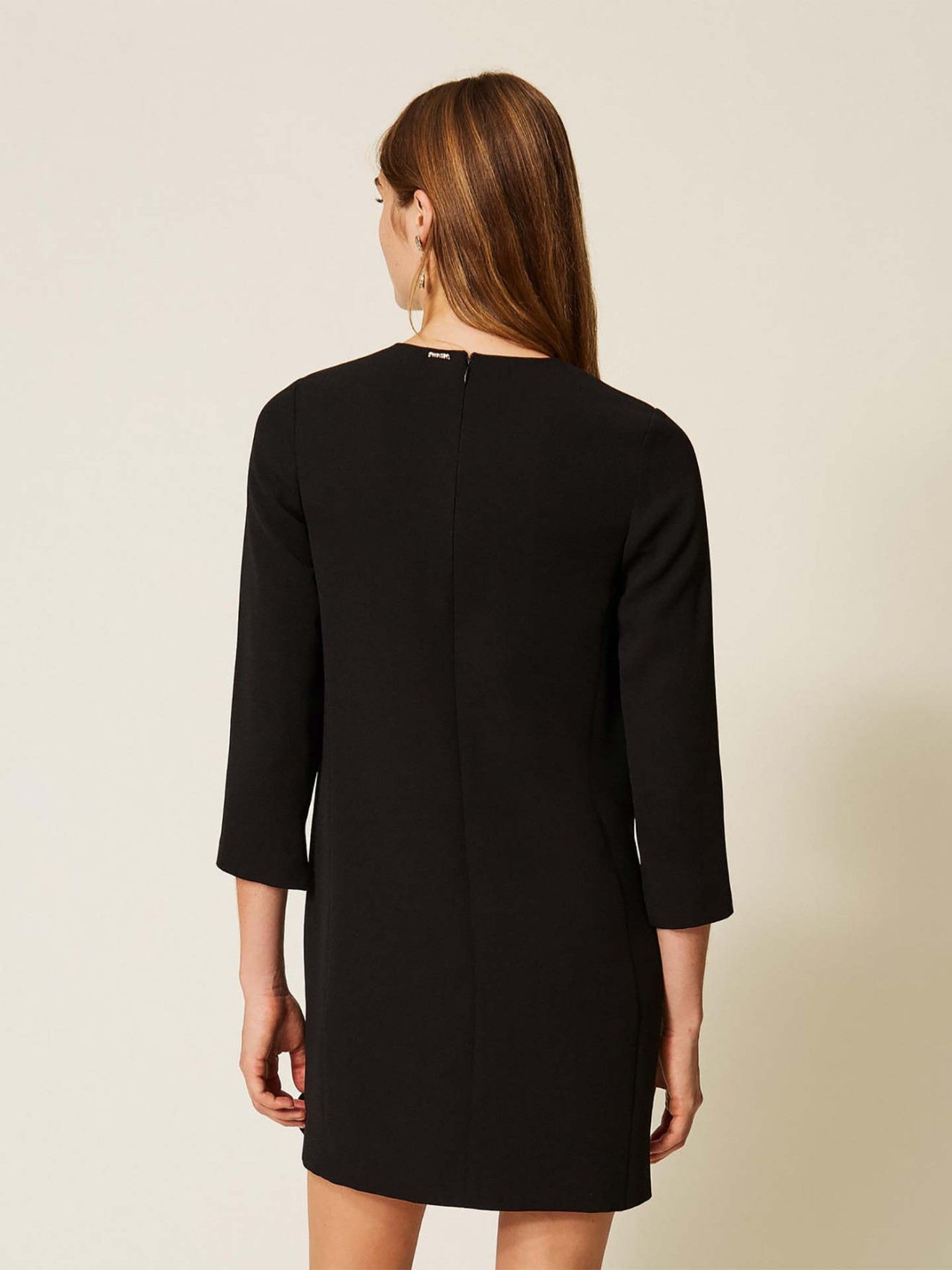 Vestido Curto com Botões de Coração