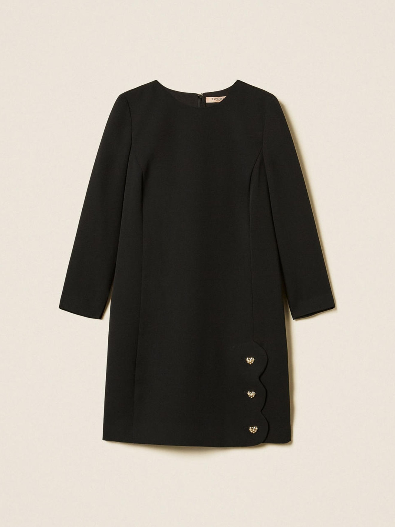 Vestido Curto com Botões de Coração