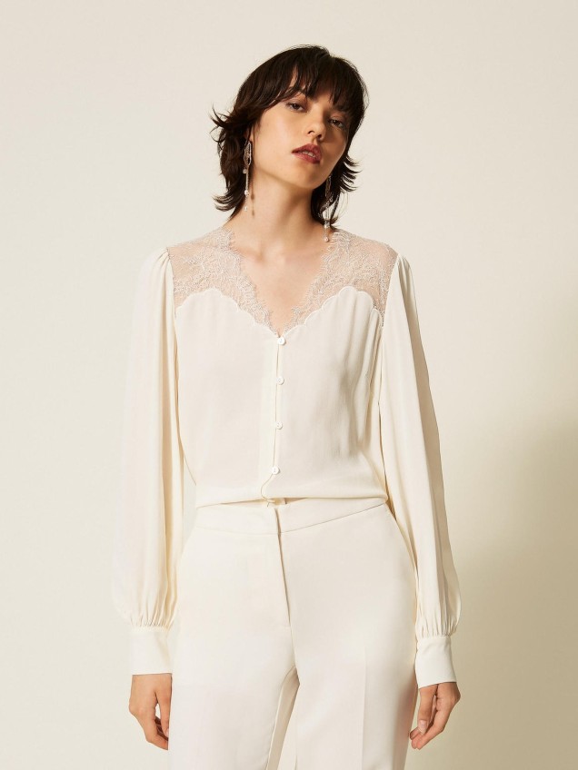 Camisa em Jacquard com Renda