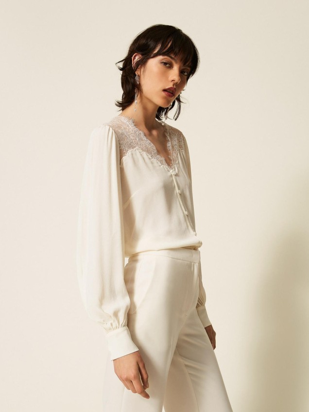Camisa em Jacquard com Renda
