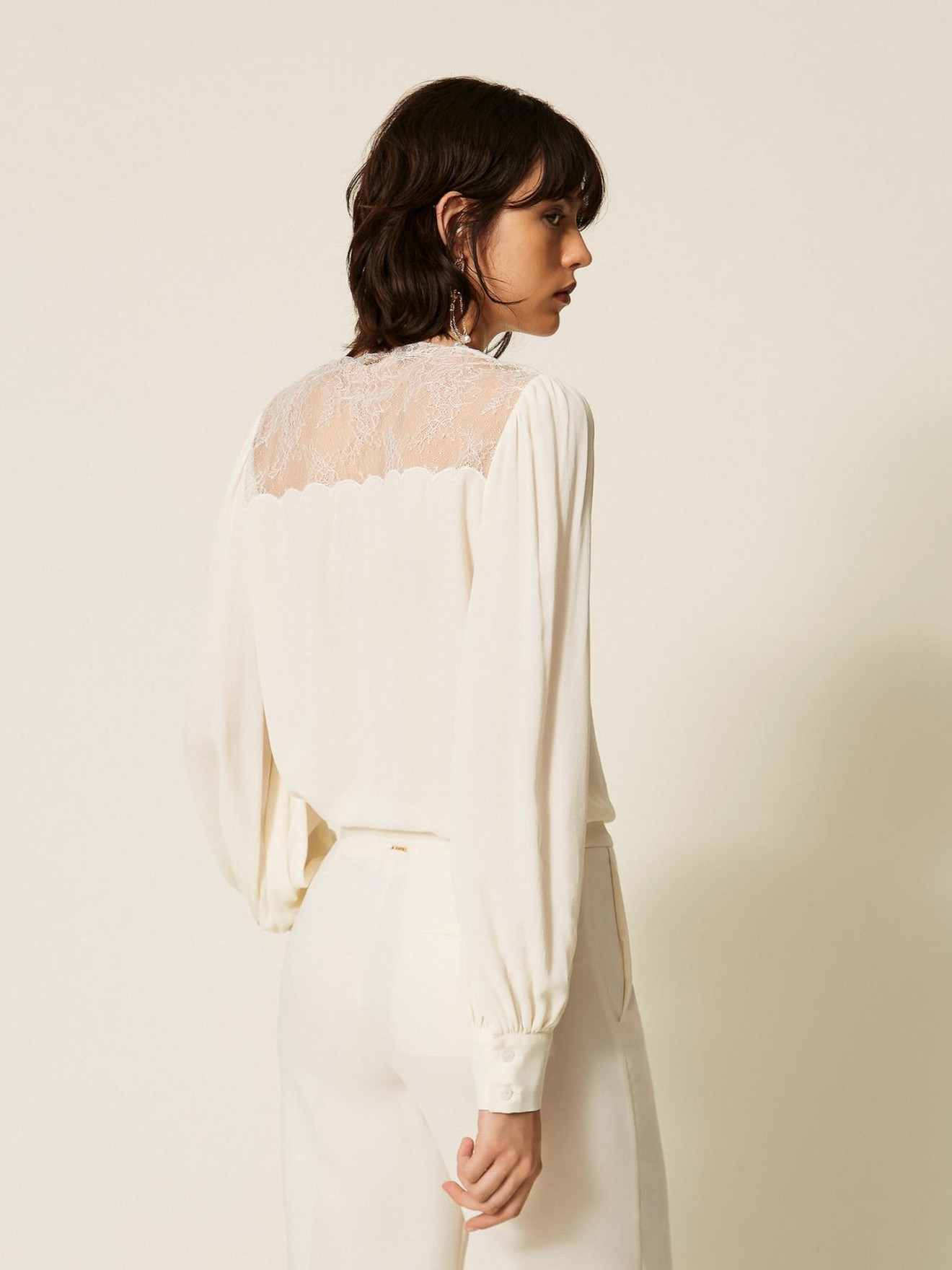 Camisa em Jacquard com Renda