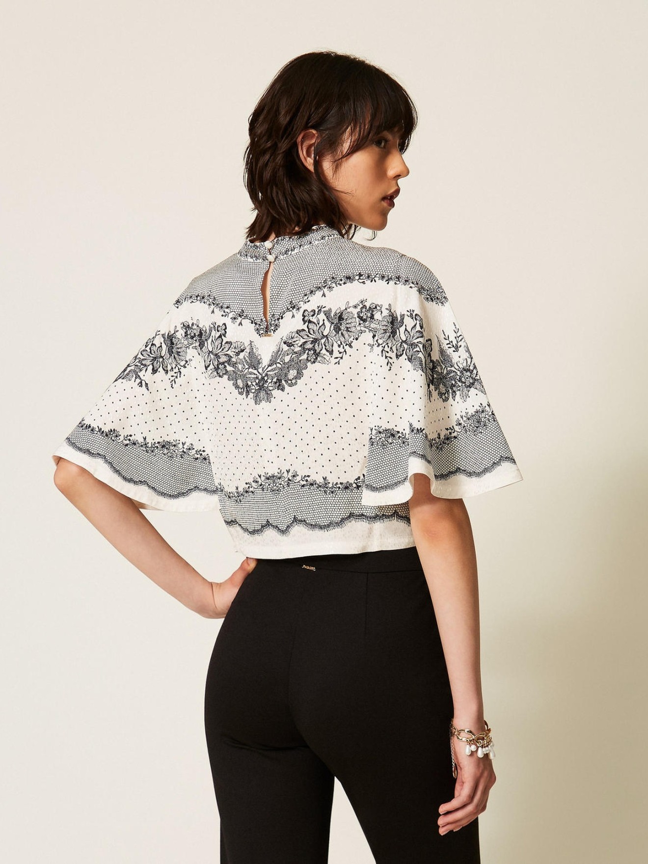 Blusa em Cetim Jacquard
