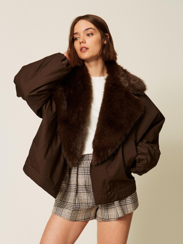 Blus�o com Gola de pelo Sint�tico