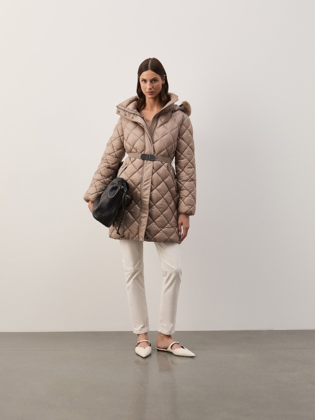 Parka Acolchoada com Capuz e Cinto
