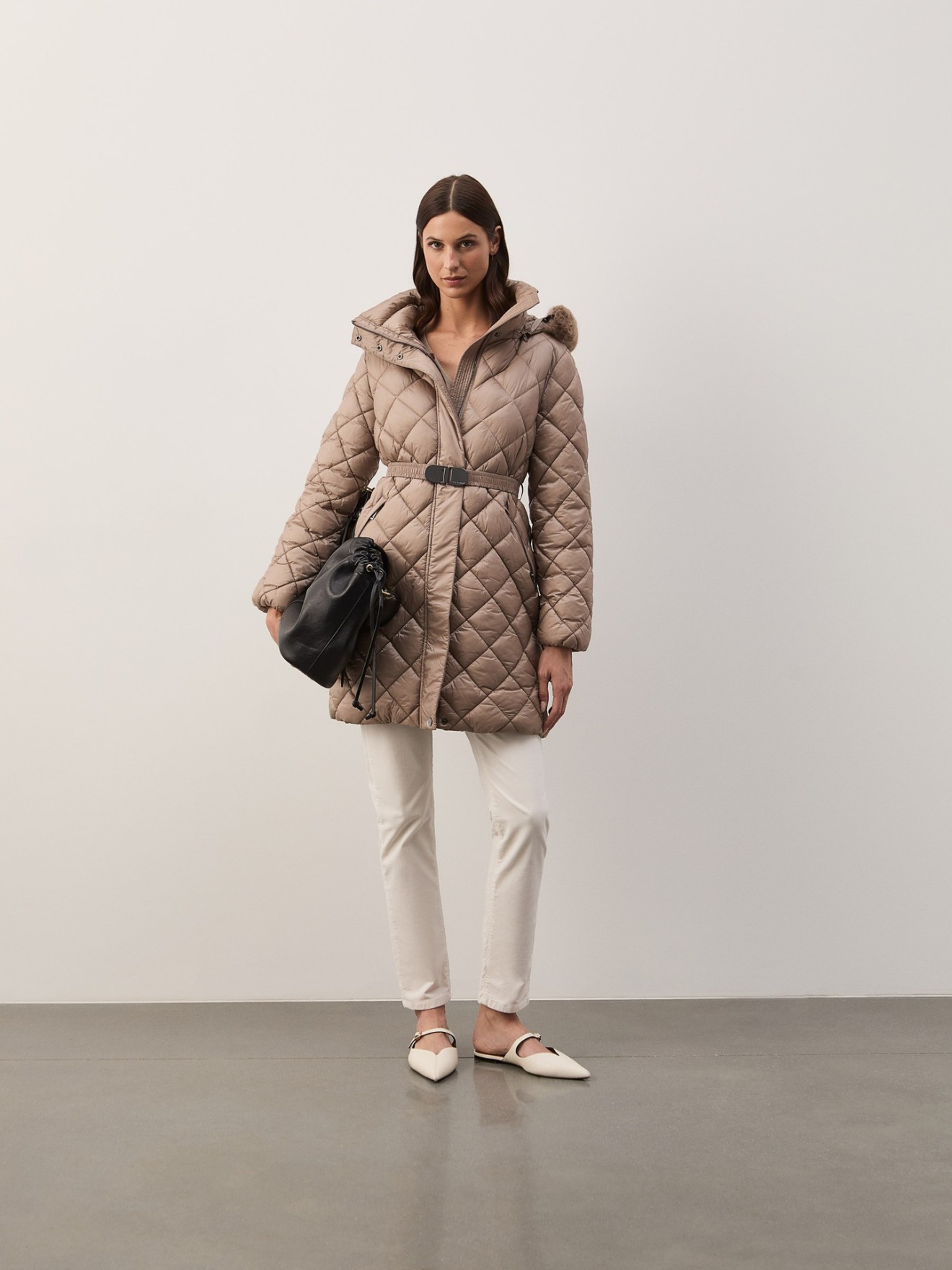 Parka Acolchoada com Capuz e Cinto