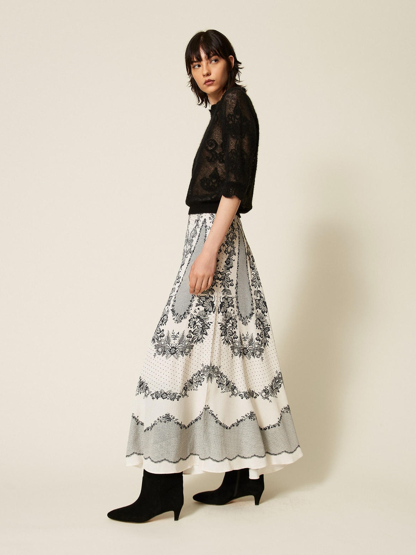 Saia Comprida em Cetim Jacquard