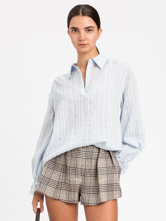 Camisa de Riscas com Renda