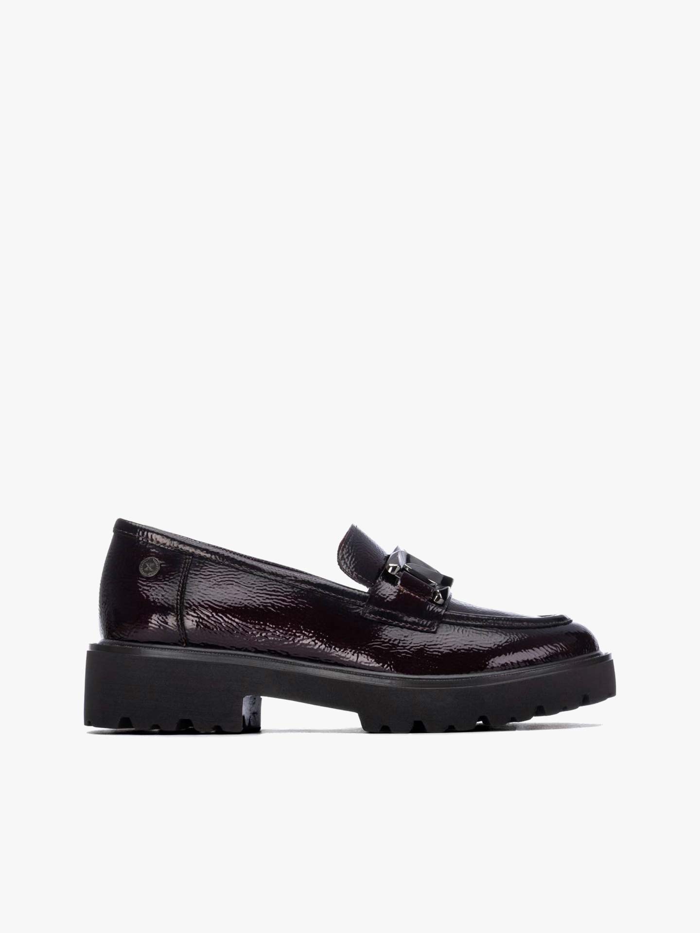 Mocassins com Acabamento em Verniz
