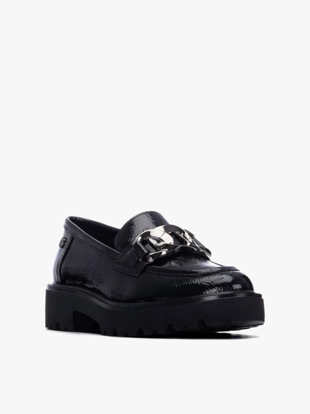 Mocassins com Acabamento em Verniz