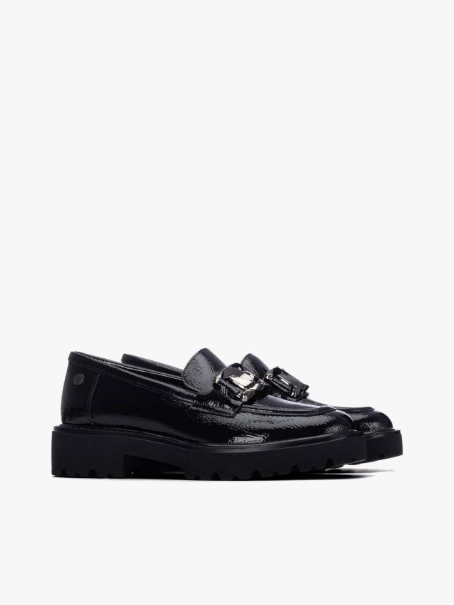 Mocassins com Acabamento em Verniz