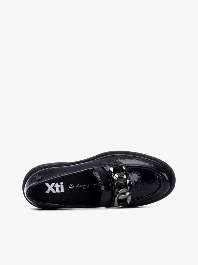 Mocassins com Acabamento em Verniz