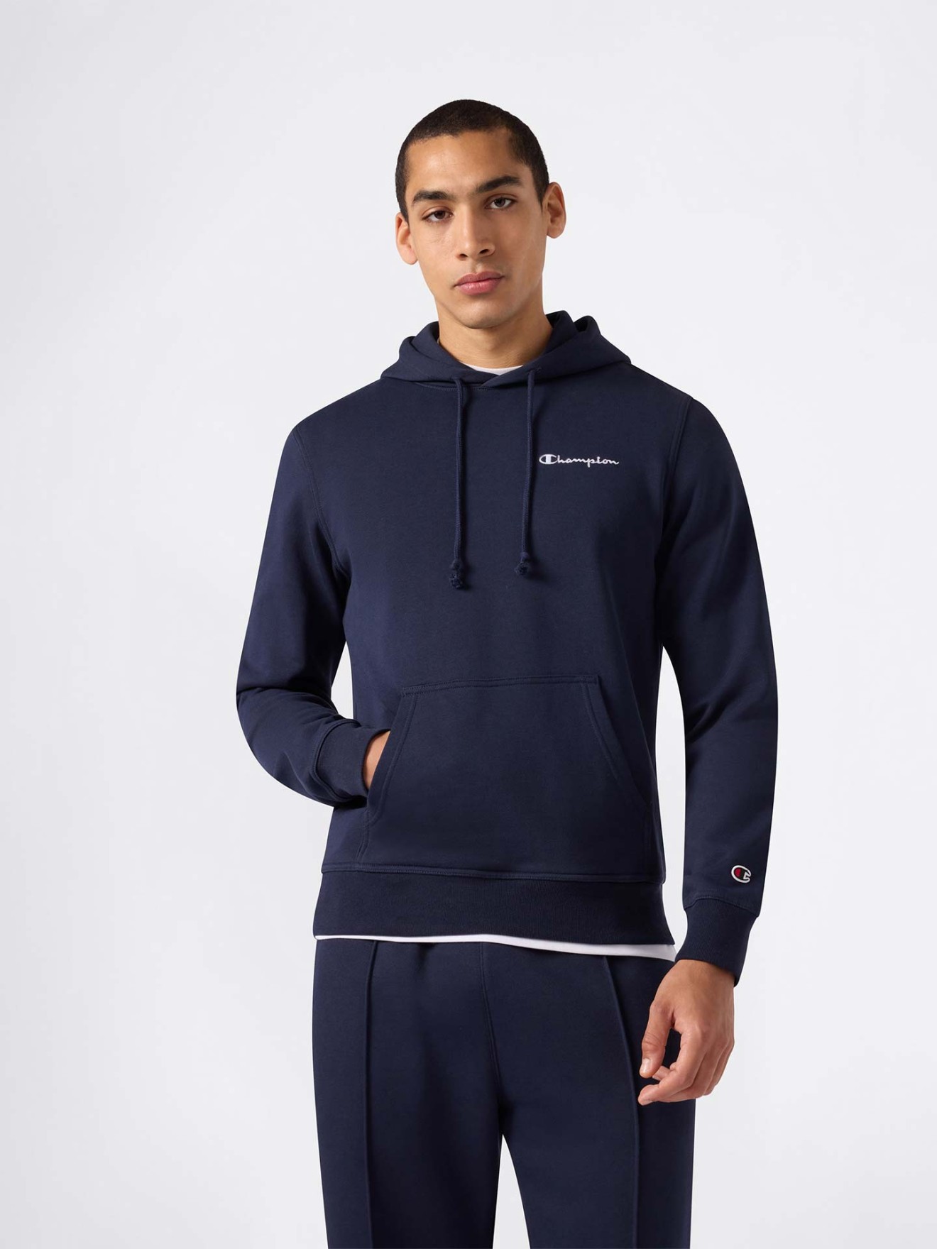 Sweatshirt com Capuz e Bolso Canguru