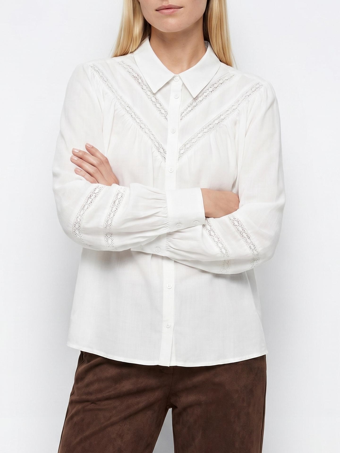 Camisa de Corte Reto com Renda