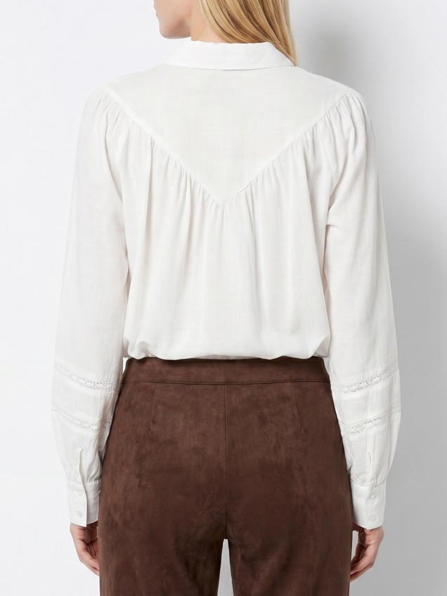 Camisa de Corte Reto com Renda