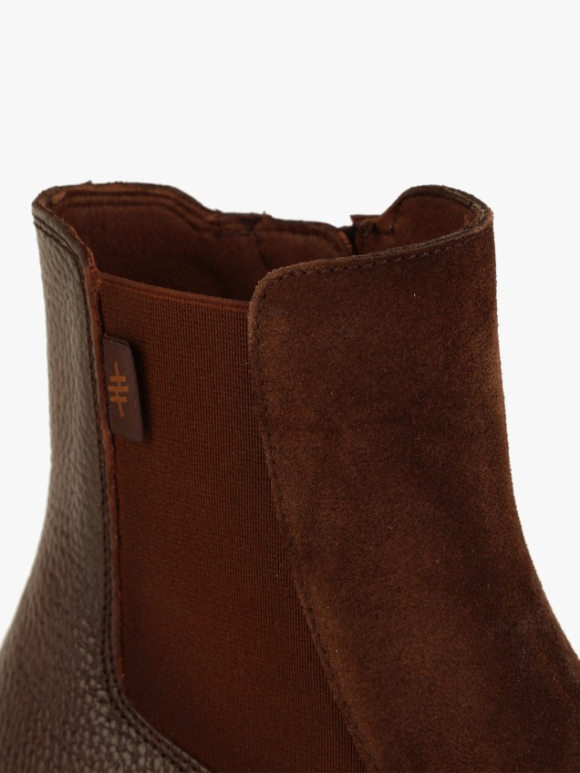 Botas em Pele