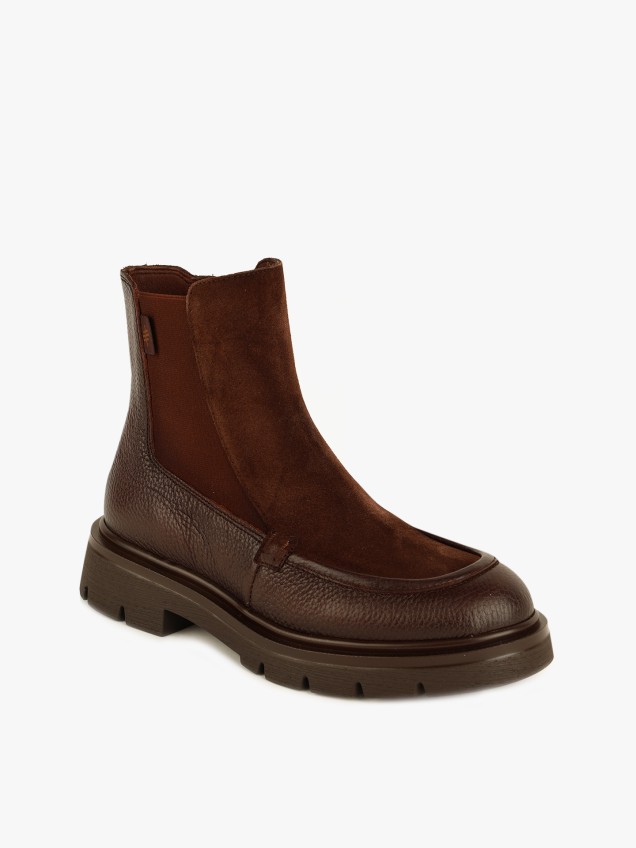 Botas em Pele