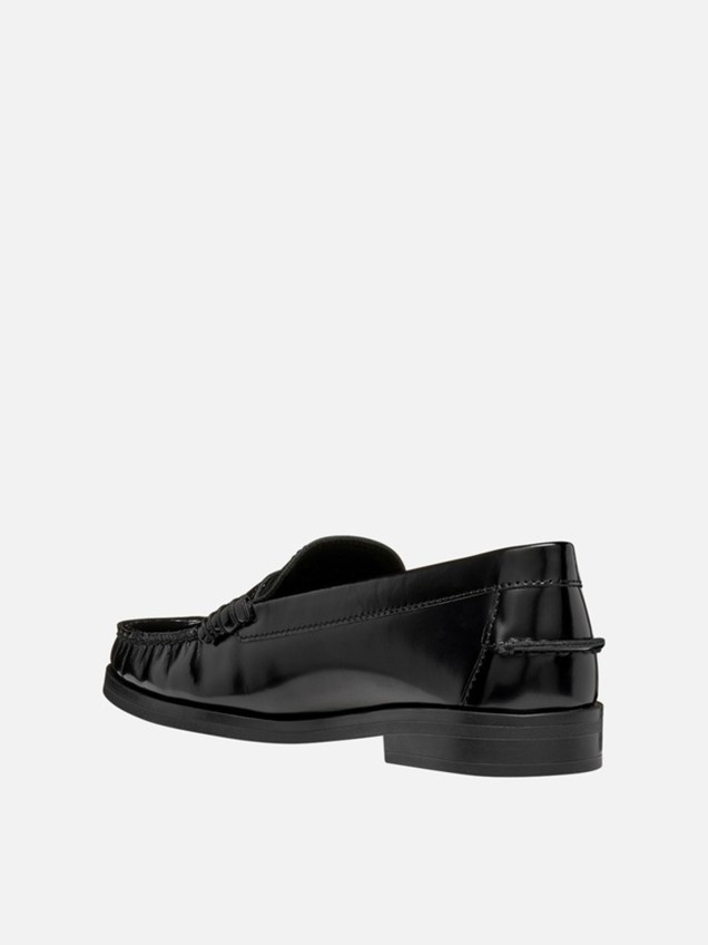 Loafers em Pele