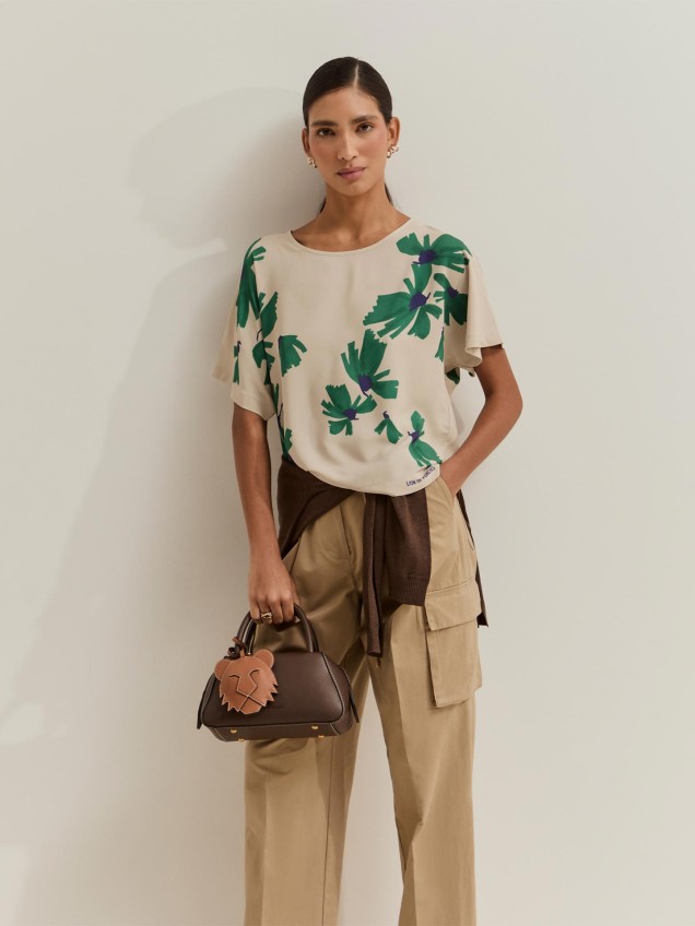Blusa com Padrão Floral