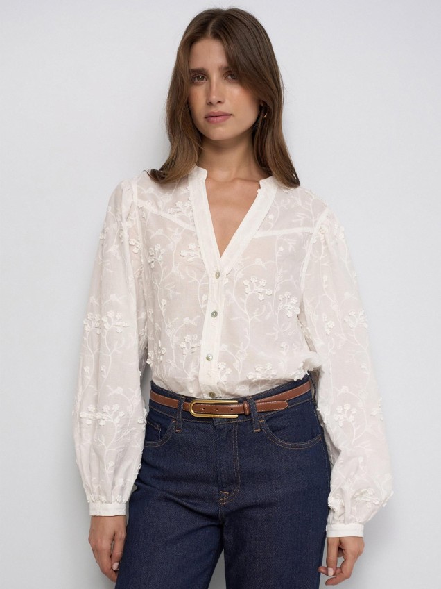 Blusa com Bordados