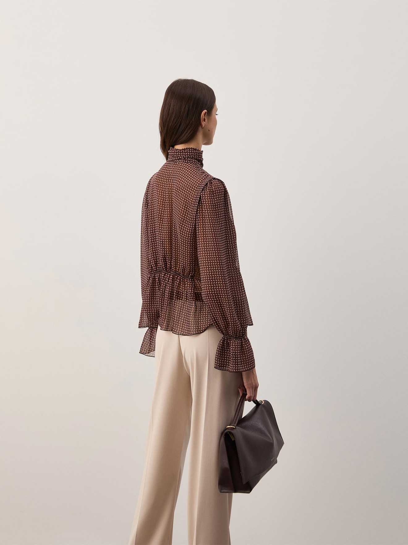 Blusa Fluida com Laçada