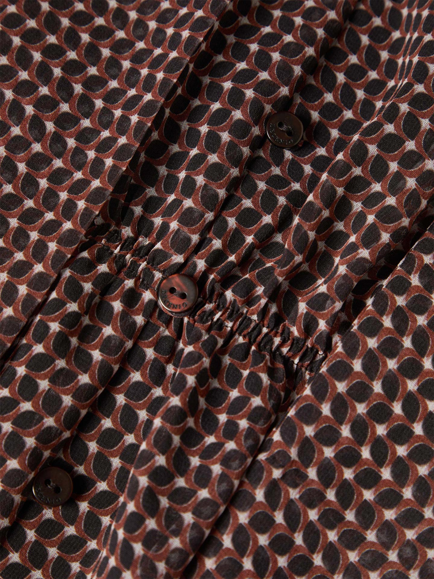 Blusa Fluida com Laçada