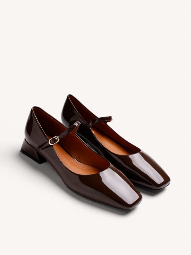 Sapatos Mary-Jane com Efeito Verniz