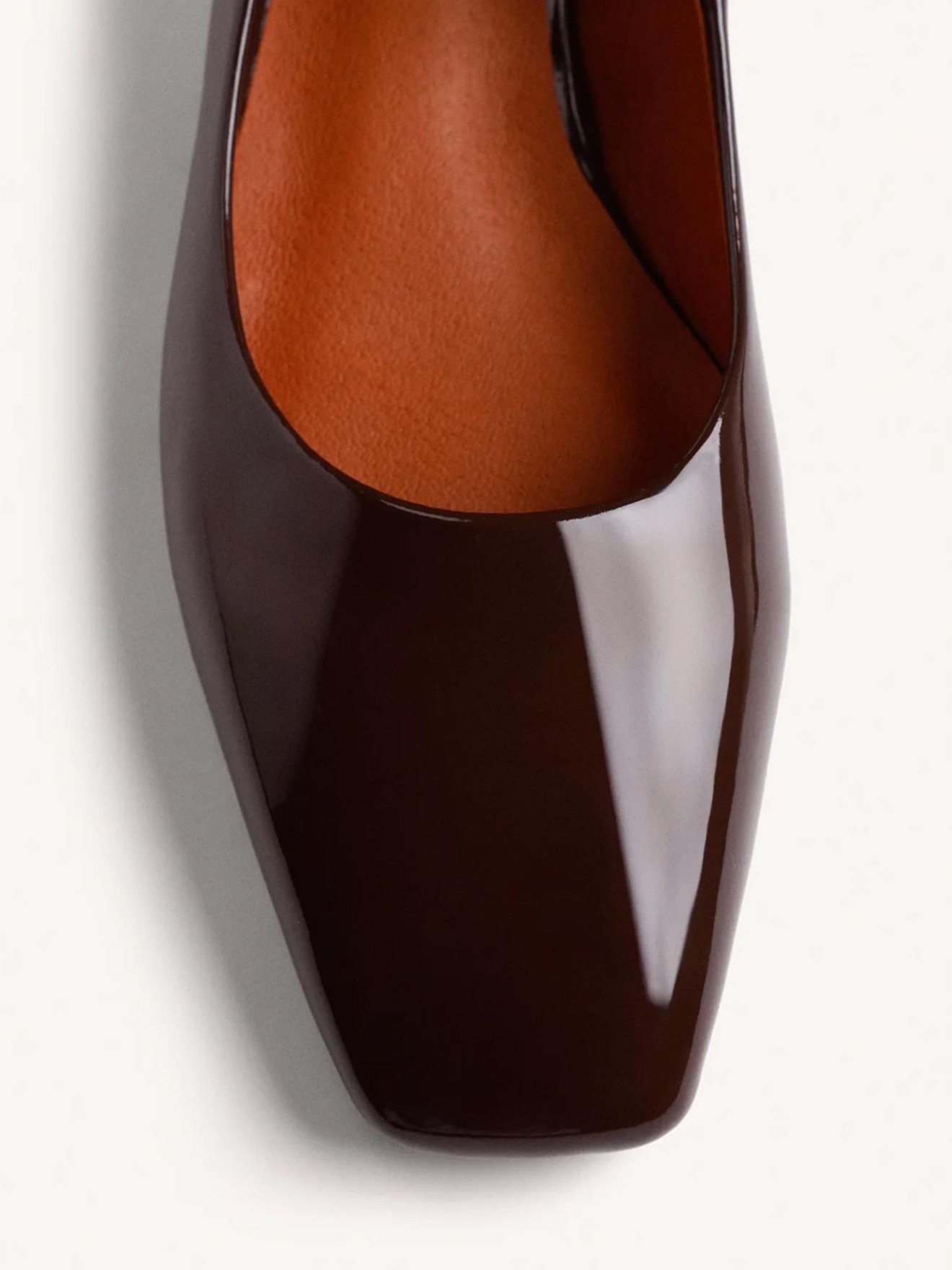 Sapatos Mary-Jane com Efeito Verniz