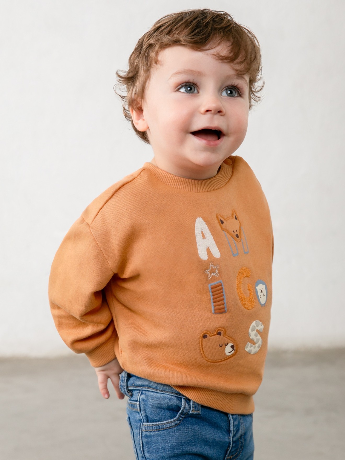 Sweatshirt
