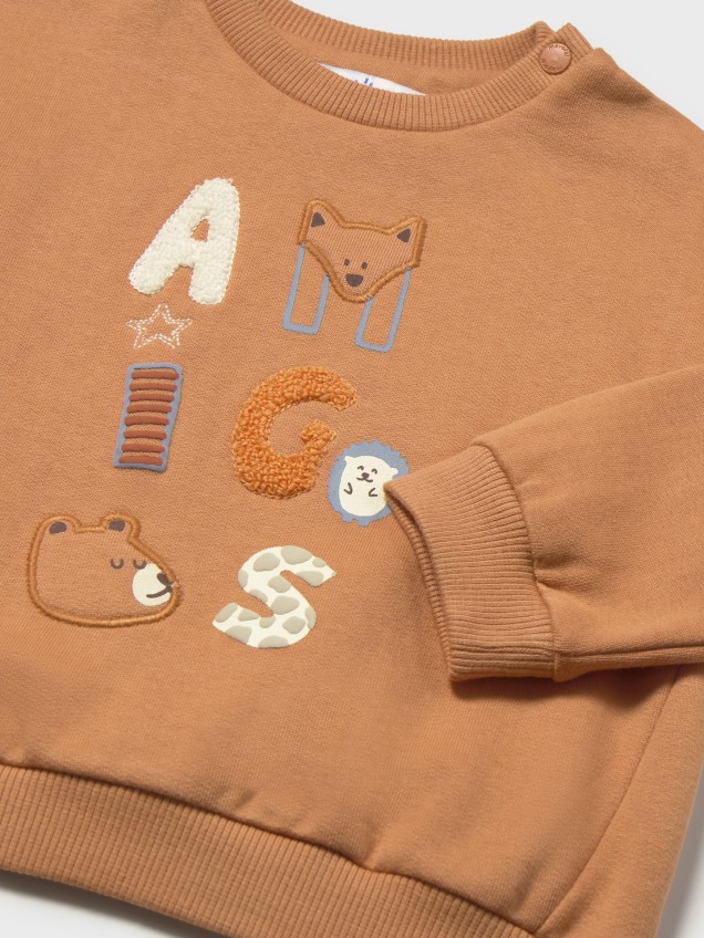 Sweatshirt