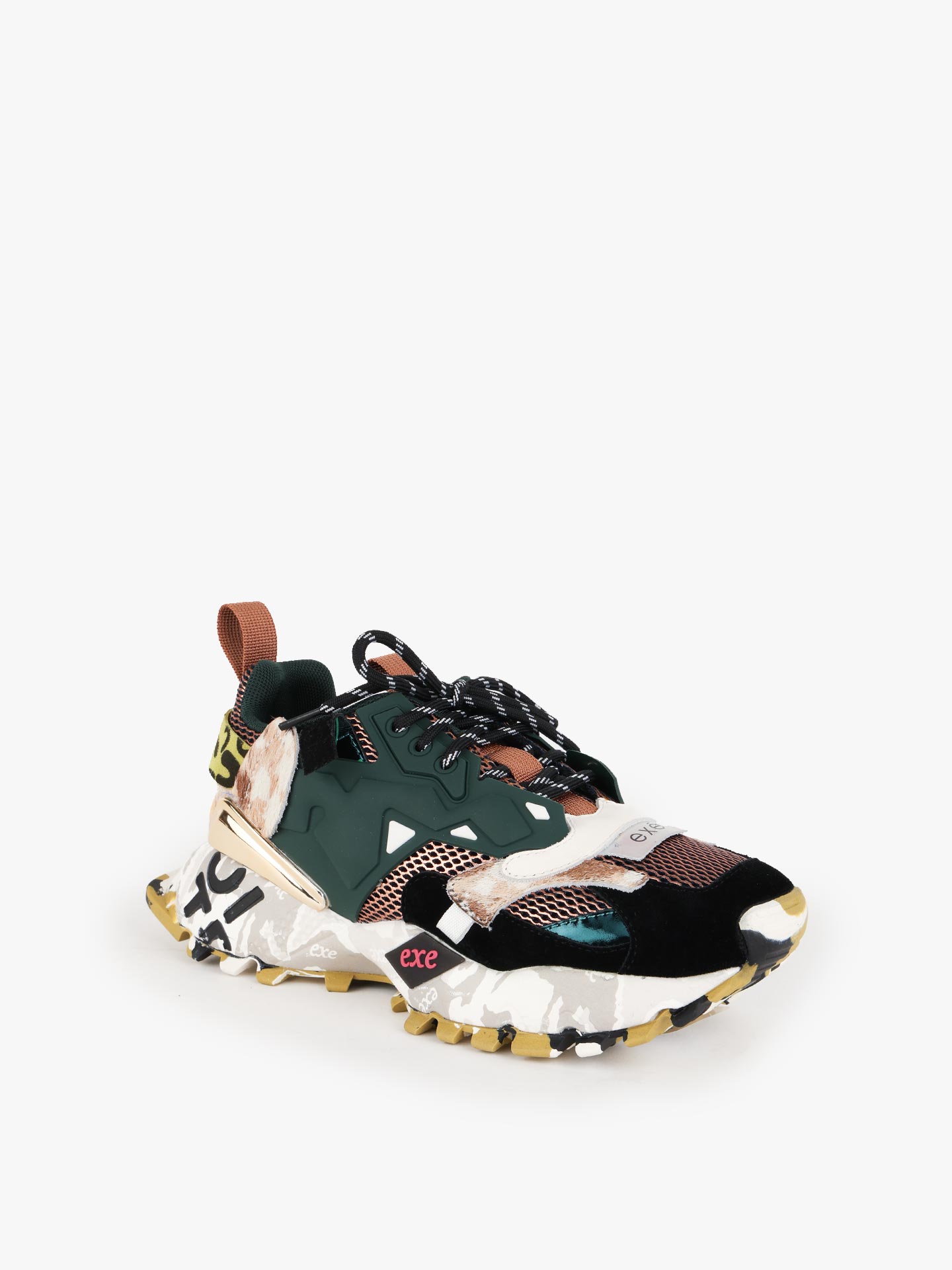 Sapatilhas com Detalhes Envernizados e Animal Print