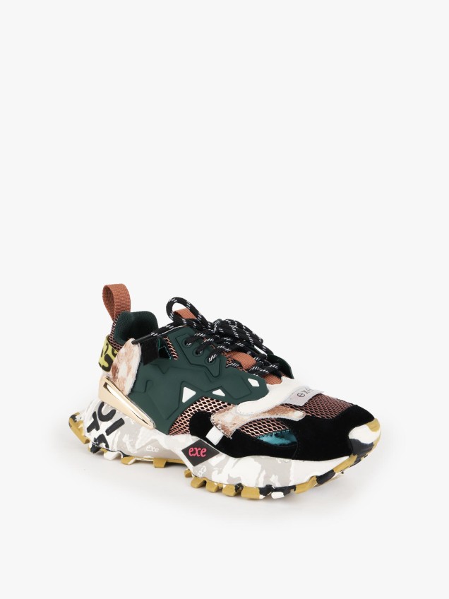 Sapatilhas com Detalhes Envernizados e Animal Print