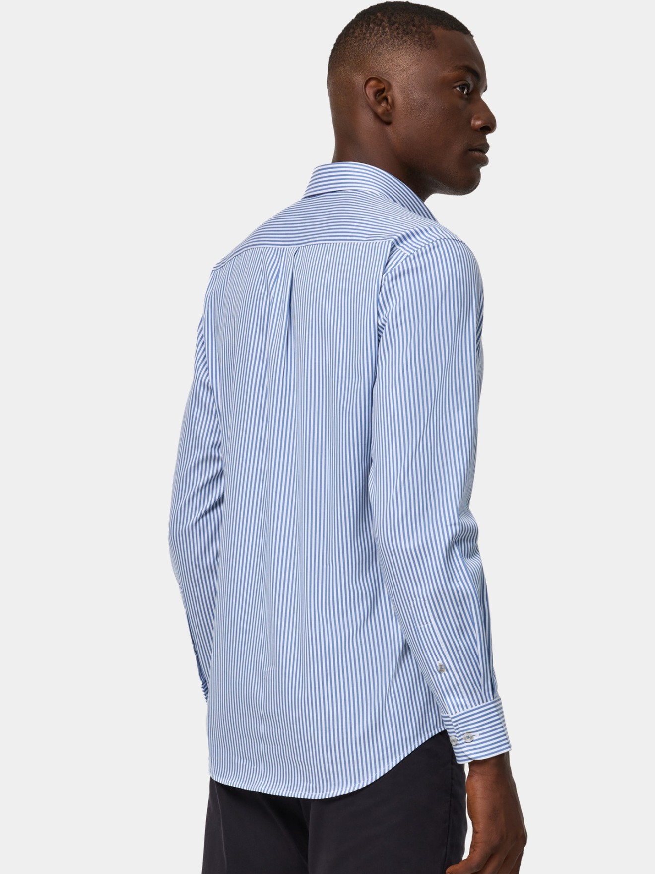 Camisa às Riscas