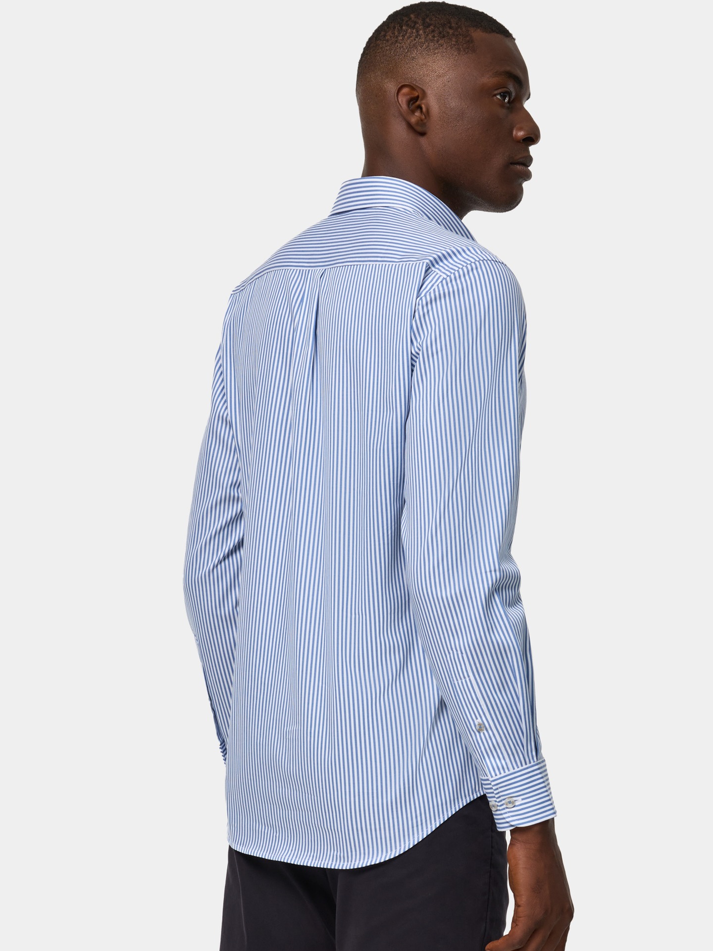 Camisa às Riscas