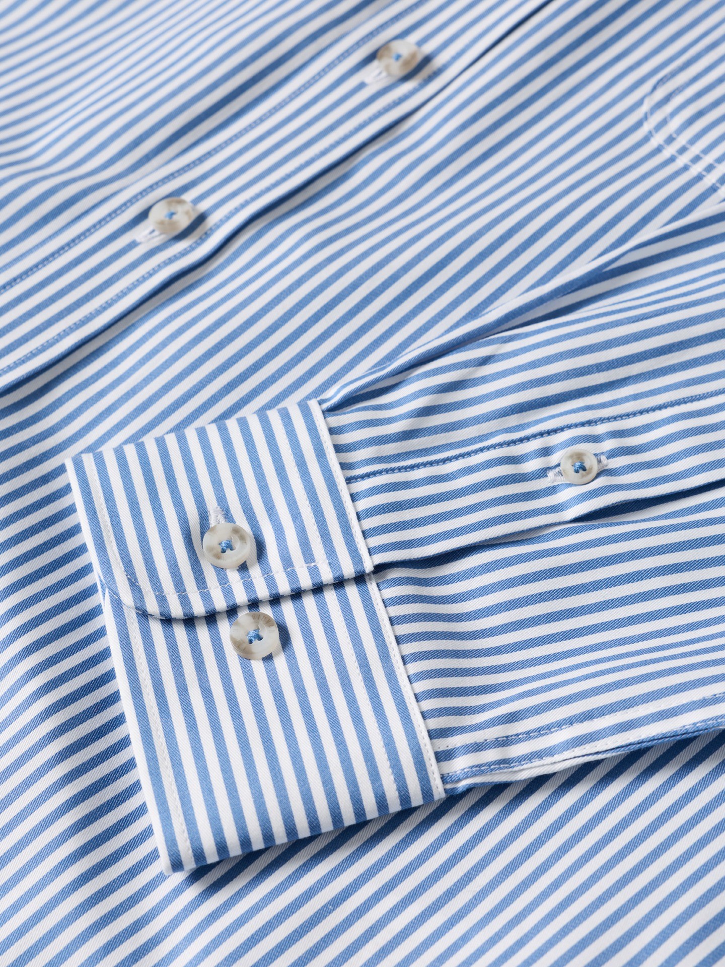Camisa às Riscas