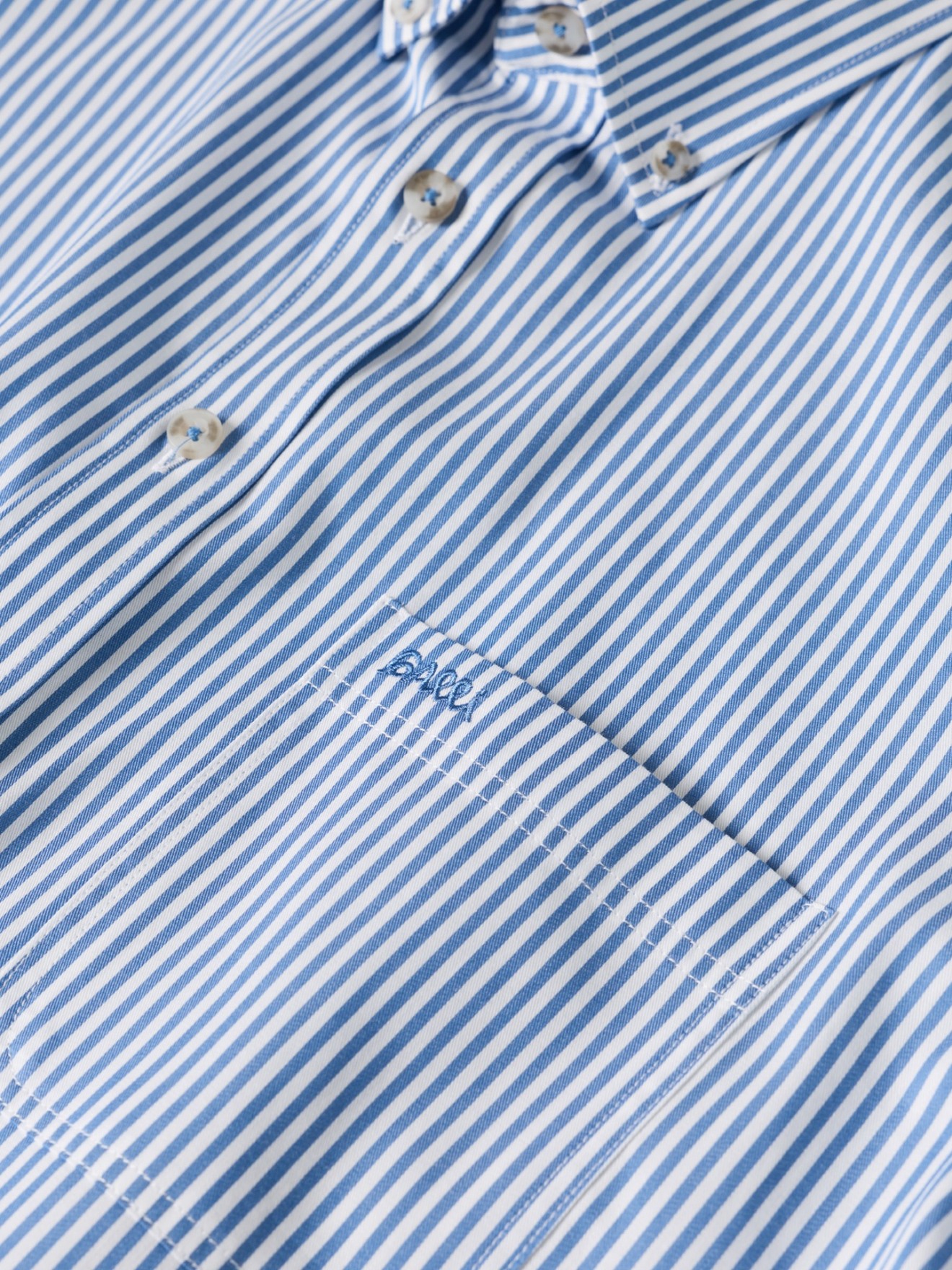 Camisa às Riscas